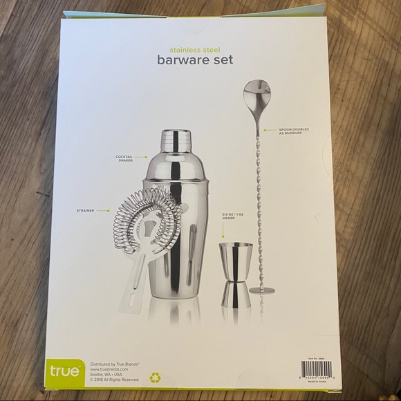 BRAND NEW Barware Set - Picture 2 of 2